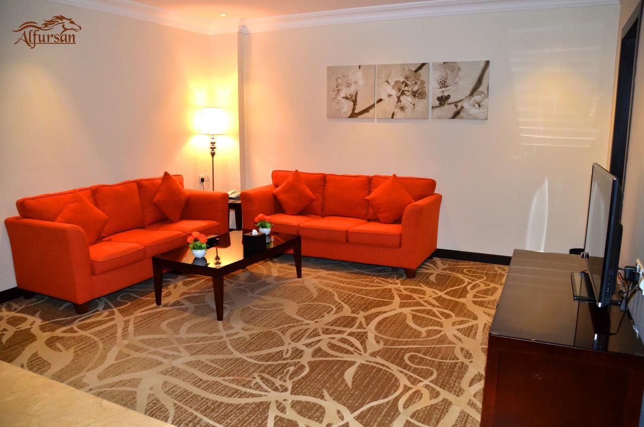 Hotel Asfar Plaza & 3*